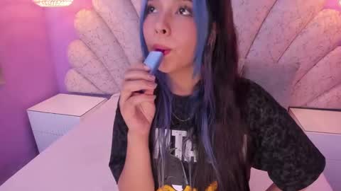 Snapshot of chloe_watson_ chatting on 12-26-24, 09:37 online show from 12-26-24, 09:37