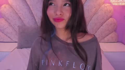 Snapshot of chloe_watson_ chatting on 02-04-25, 11:16 online show from 02-04-25, 11:16