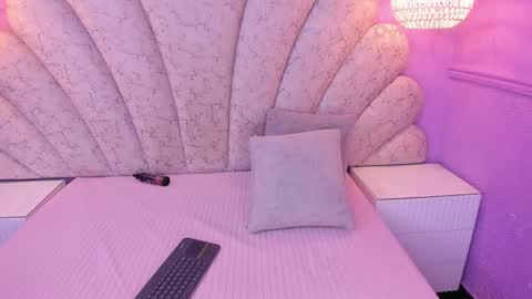 Snapshot of chloe_watson_ chatting on 02-05-25, 10:55 online show from 02-05-25, 10:55