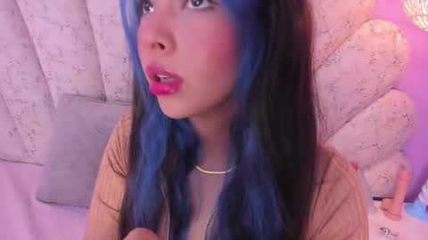 Snapshot of chloe_watson_ chatting on 02-08-25, 07:49 online show from 02-08-25, 07:49