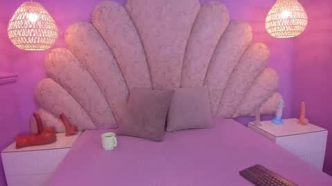 Snapshot of chloe_watson_ chatting on 02-15-25, 07:28 online show from 02-15-25, 07:28