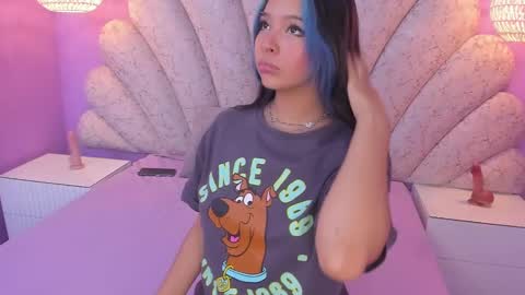 Snapshot of chloe_watson_ chatting on 02-18-25, 06:26 online show from 02-18-25, 06:26