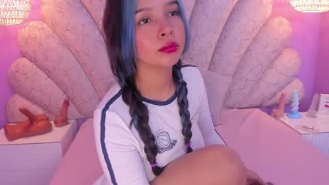 Snapshot of chloe_watson_ chatting on 02-22-25, 09:59 online show from 02-22-25, 09:59