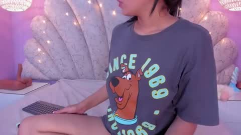 Snapshot of chloe_watson_ chatting on 03-07-25, 10:10 online show from 03-07-25, 10:10