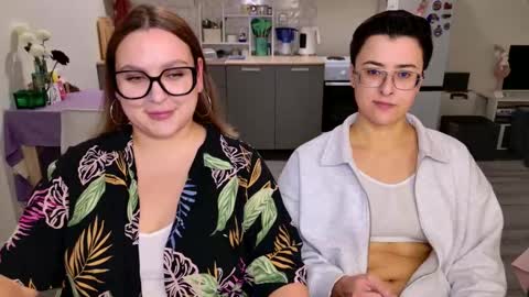 Eva and Sandra online show from 02-22-26, 08:40