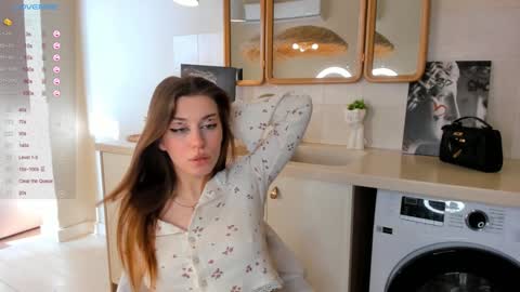 Megan and Jeniffer online show from 02-05-25, 10:19