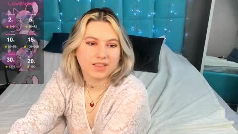 Snapshot of chloebloss0m chatting on 02-11-25, 02:02 Boni online show from 02-11-25, 02:02