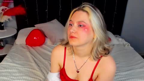 Snapshot of chloebloss0m chatting on 02-14-25, 02:12 Boni online show from 02-14-25, 02:12