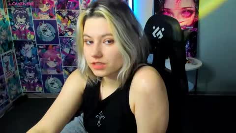 Snapshot of chloebloss0m chatting on 02-19-25, 07:39 Boni online show from 02-19-25, 07:39