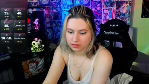 Snapshot of chloebloss0m chatting on 03-06-25, 06:08 Boni online show from 03-06-25, 06:08