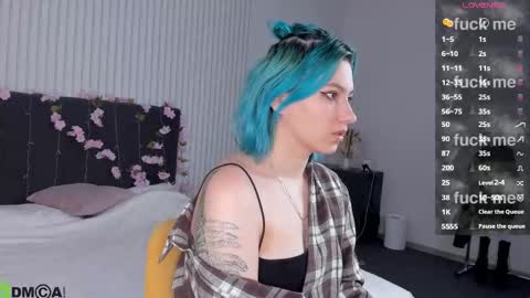 Snapshot of chloebloss0m chatting on 09-23-25, 02:47 Boni online show from 09-23-25, 02:47