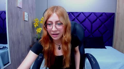 Snapshot of chloecampbell03 chatting on 09-25-25, 01:15 chloecampbell03 online show from 09-25-25, 01:15