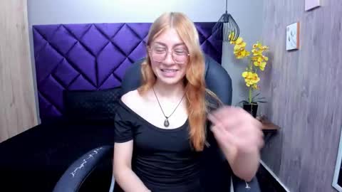 chloecampbell03 online show from 10-20-25, 05:35