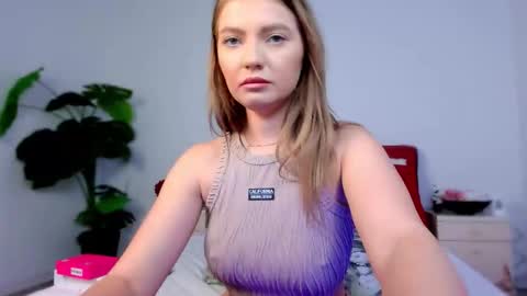 Chloe online show from 03-27-26, 05:02
