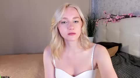 Chloe Deccker online show from 06-24-26, 01:26