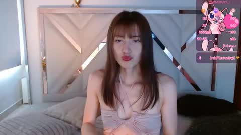 Chloe online show from 11-24-25, 05:34