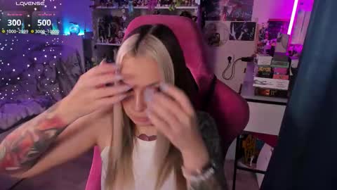 ChloeKohaku online show from 11-10-25, 03:49