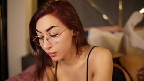 chloemin_ online show from 03-11-26, 08:42