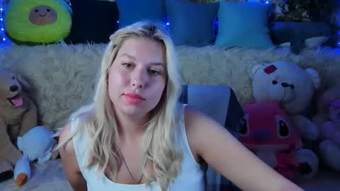 ChloeRicci online show from 09-08-25, 03:00