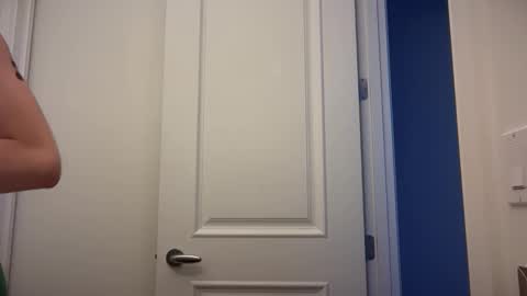 Snapshot of chloeros3e chatting on 09-19-25, 05:13 chloeros3e online show from 09-19-25, 05:13