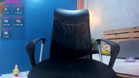 Snapshot of chloerossee chatting on 12-19-24, 12:02 Chloe rosse online show from 12-19-24, 12:02