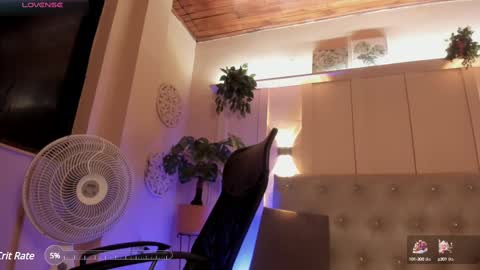 Snapshot of chloerossee chatting on 02-10-25, 03:57 Chloe rosse online show from 02-10-25, 03:57