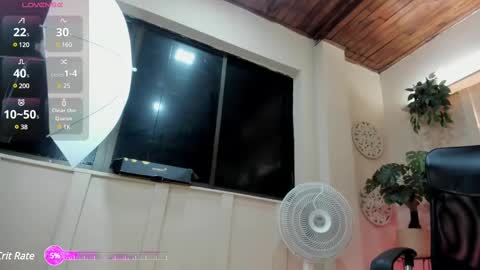 Snapshot of chloerossee chatting on 02-12-25, 02:14 Chloe rosse online show from 02-12-25, 02:14
