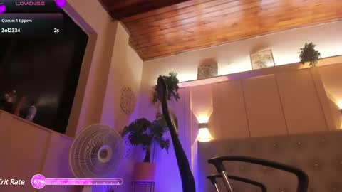 Snapshot of chloerossee chatting on 02-16-25, 04:09 Chloe rosse online show from 02-16-25, 04:09