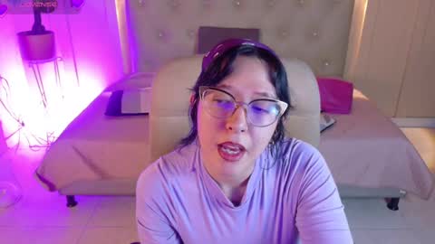 Snapshot of chloerossee chatting on 09-12-25, 01:28 Chloe rosse online show from 09-12-25, 01:28