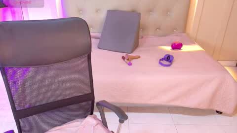 Chloe rosse online show from 12-05-25, 01:47