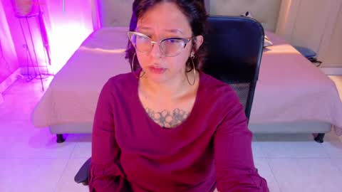 Snapshot of chloerossee chatting on 05-23-26, 01:55 Chloe rosse online show from 05-23-26, 01:55