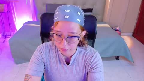Snapshot of chloerossee chatting on 06-06-26, 07:29 Chloe rosse online show from 06-06-26, 07:29