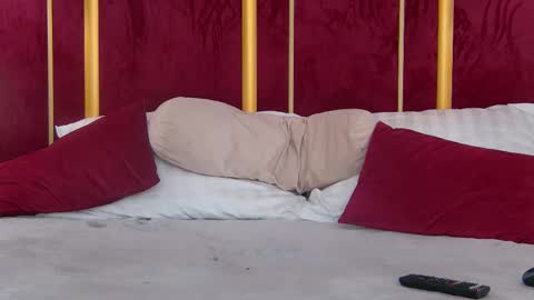 Chloe online show from 02-20-25, 08:28