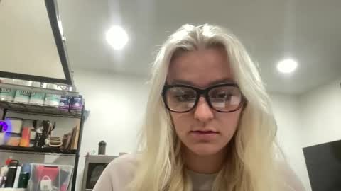 Snapshot of chloexbabe chatting on 01-08-26, 08:27 Chloe Babe online show from 01-08-26, 08:27