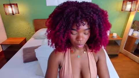 Snapshot of choco_goddess_ chatting on 09-11-25, 01:22 Camila Love online show from 09-11-25, 01:22