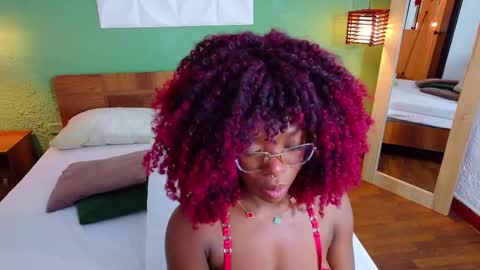 Snapshot of choco_goddess_ chatting on 10-01-25, 01:17 Camila Love online show from 10-01-25, 01:17