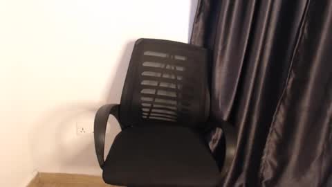 Snapshot of choco_zi chatting on 10-09-25, 03:21 zi online show from 10-09-25, 03:21