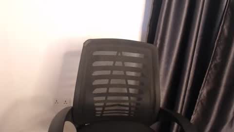 Snapshot of choco_zi chatting on 10-12-25, 05:39 zi online show from 10-12-25, 05:39