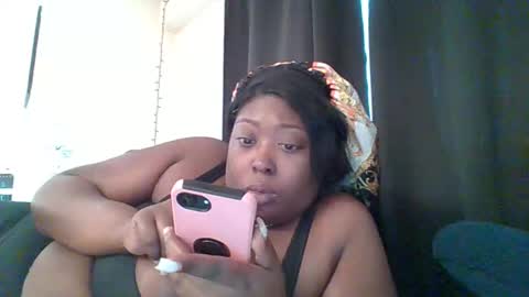 Snapshot of chocolatebbwgoodpussy chatting on 10-19-25, 08:09 chocolatebbwgoodpussy online show from 10-19-25, 08:09