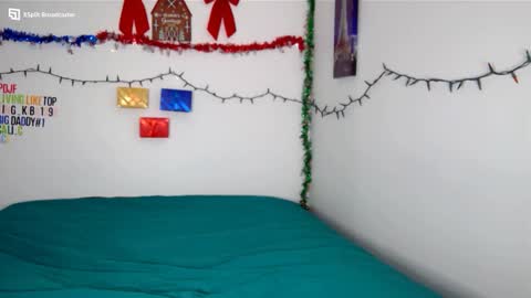 Melina online show from 12-13-24, 01:37