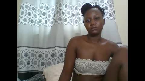 Snapshot of chocolateskin4 chatting on 10-06-25, 07:06 JANE online show from 10-06-25, 07:06