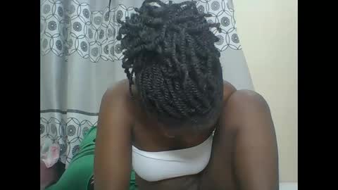 Snapshot of chocolateskin4 chatting on 11-12-25, 12:22 JANE online show from 11-12-25, 12:22