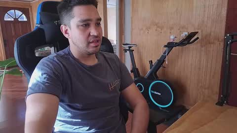 Snapshot of chocomate chatting on 10-28-25, 12:30 chocomate online show from 10-28-25, 12:30