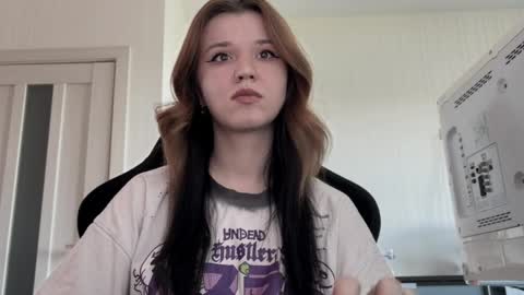 Lissa online show from 05-06-26, 12:21