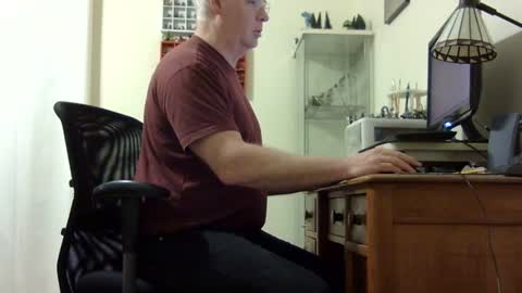 Snapshot of chris2002b chatting on 03-07-25, 04:24 chris2002b online show from 03-07-25, 04:24