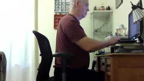 Snapshot of chris2002b chatting on 09-21-25, 01:40 chris2002b online show from 09-21-25, 01:40