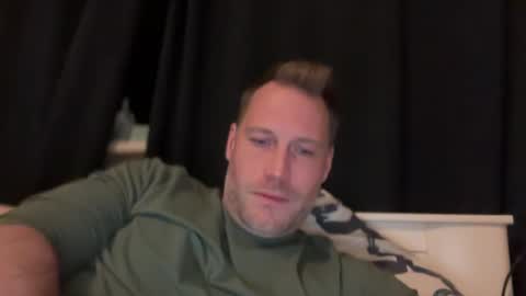 Snapshot of chris2021x chatting on 01-02-25, 06:01 Chris online show from 01-02-25, 06:01