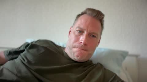 Snapshot of chris2024x chatting on 06-17-26, 04:30 Christian online show from 06-17-26, 04:30