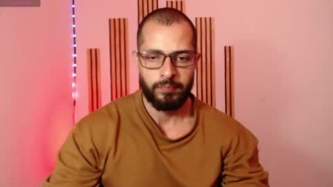 cris         Twitter magnum101010 insta magnumc20 online show from 05-21-26, 02:07