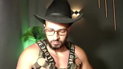 cris         Twitter magnum101010 insta magnumc20 online show from 07-30-26, 05:34